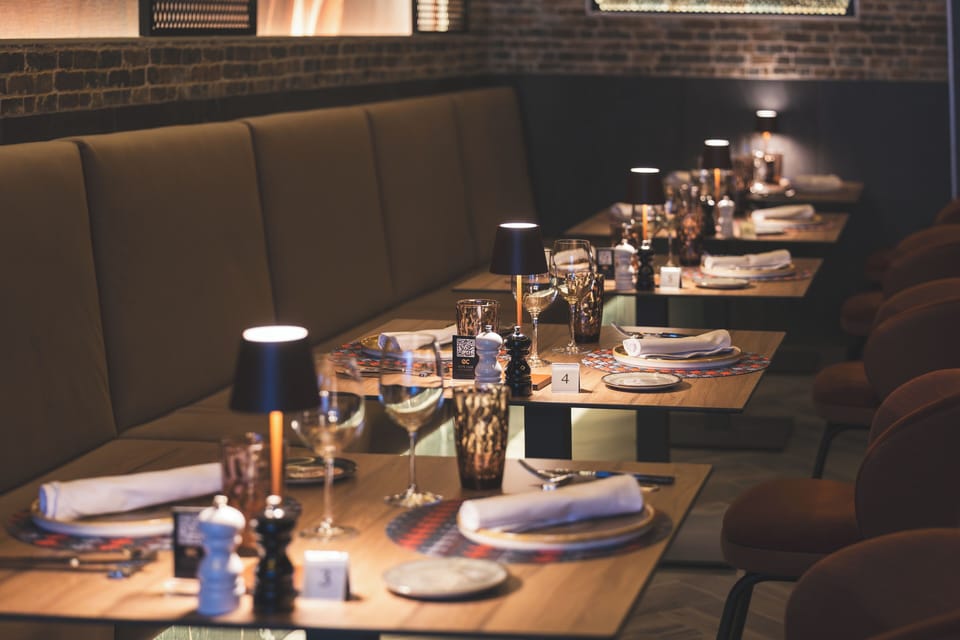 4 restaurants, dinner served