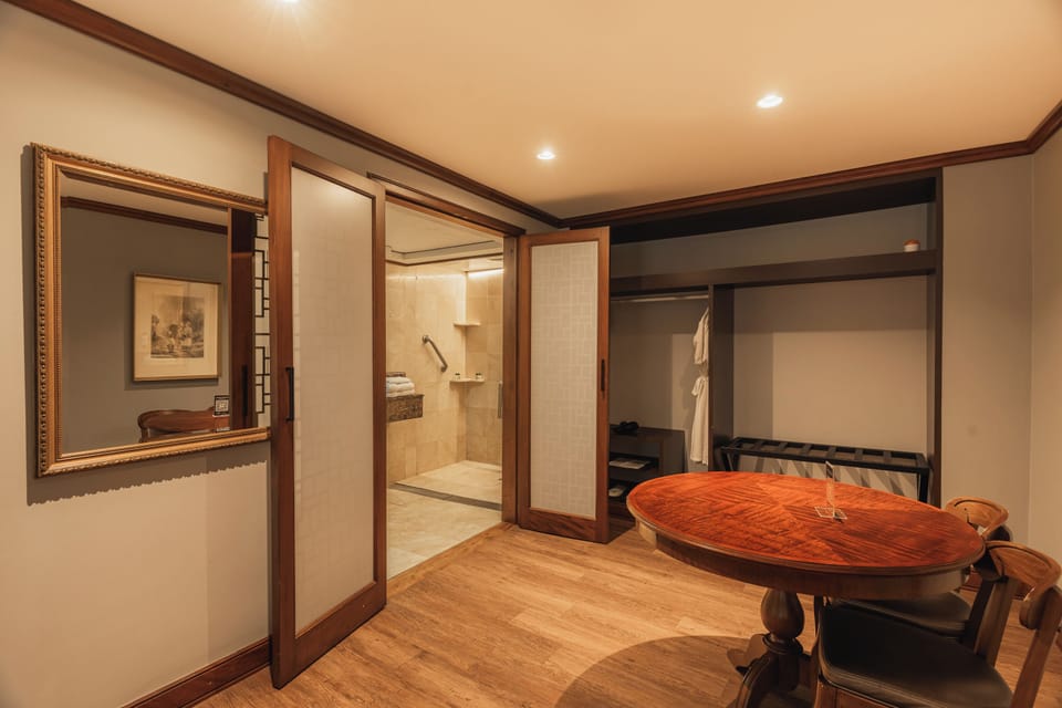 Junior Suite, 1 King Bed | 1 bedroom, Egyptian cotton sheets, premium bedding, Select Comfort beds