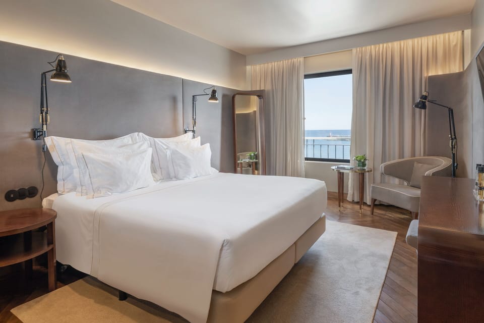 Suite | Minibar, in-room safe, desk, soundproofing