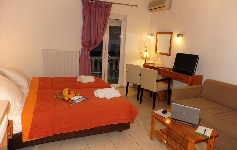 In-room safe, free WiFi, bed sheets