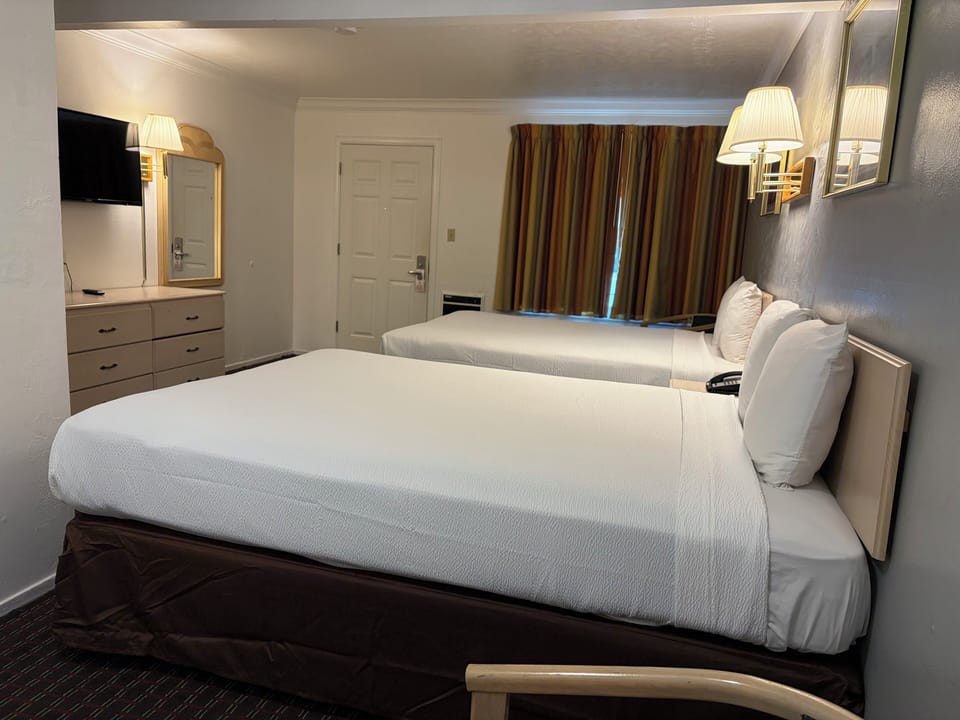 Room, 2 Queen Beds, Non Smoking | In-room safe, WiFi (free)