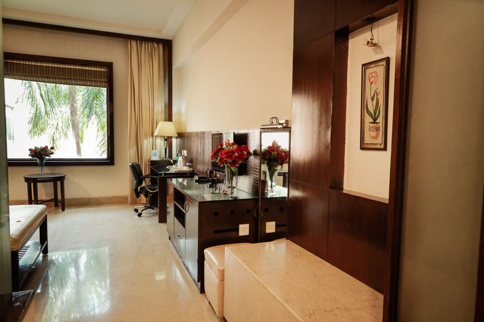 Luxury Double Room, 1 King Bed | Hypo-allergenic bedding available, minibar, in-room safe, desk