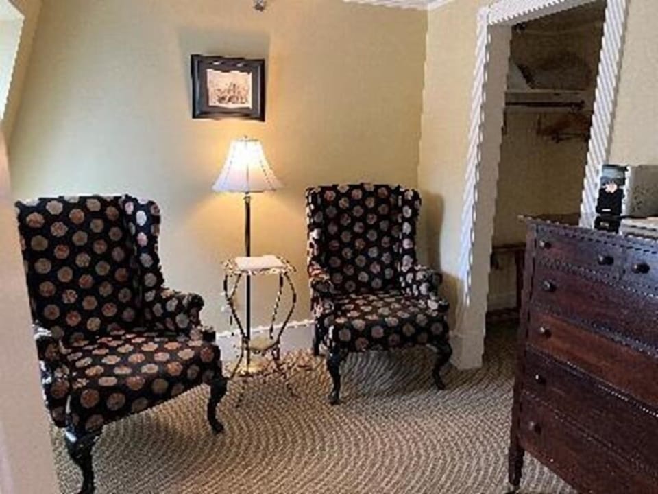 Primrose King | Iron/ironing board, free WiFi, bed sheets, alarm clocks