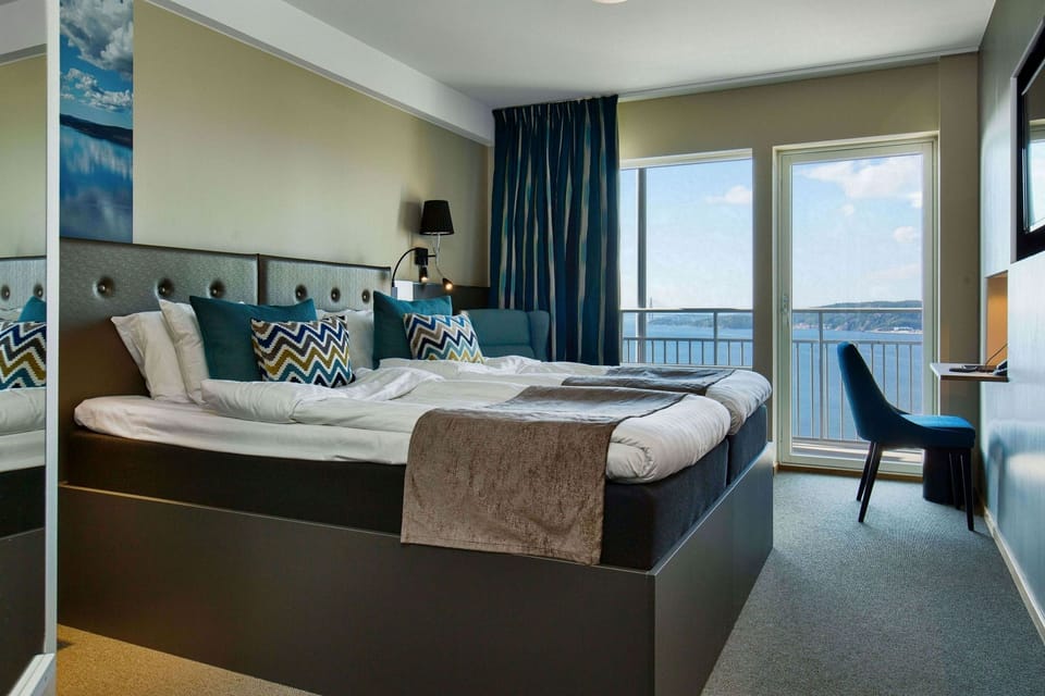 Blackout drapes, iron/ironing board, free WiFi, bed sheets
