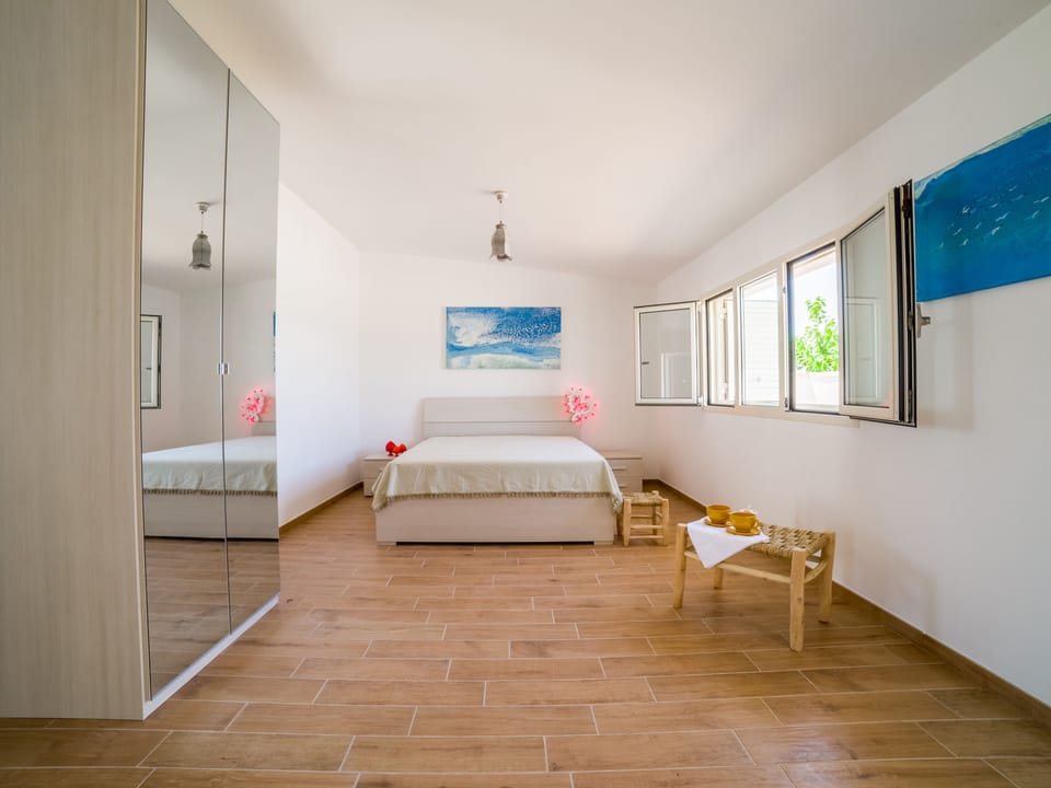Minibar, desk, blackout drapes, free WiFi