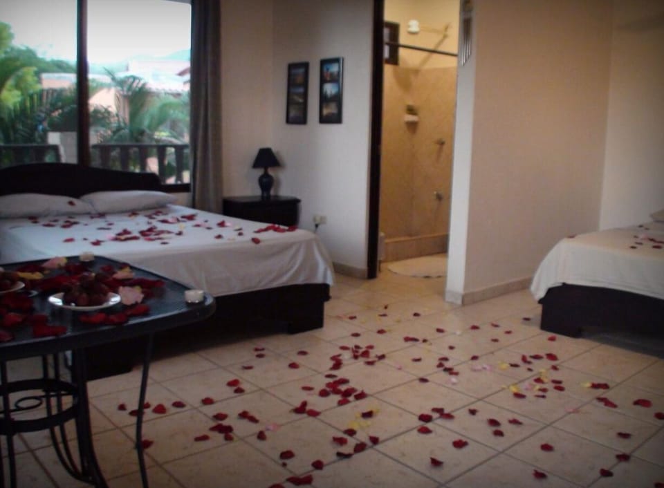 In-room safe, iron/ironing board, free WiFi, bed sheets