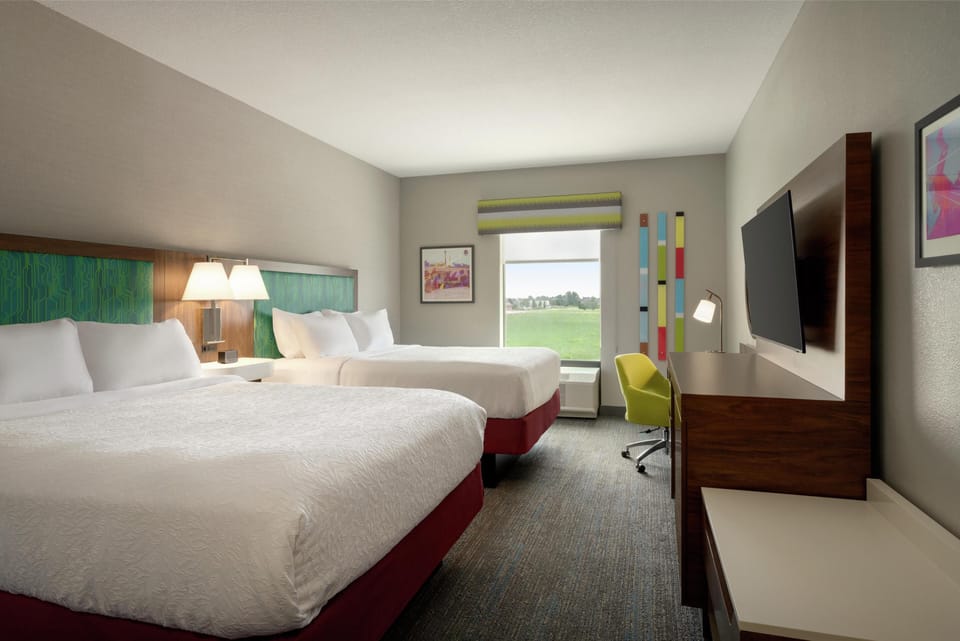 Two queenbeds non smoking | Down comforters, minibar, in-room safe, blackout drapes