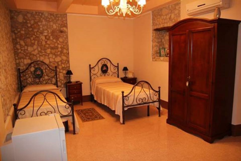 In-room safe, soundproofing, free WiFi