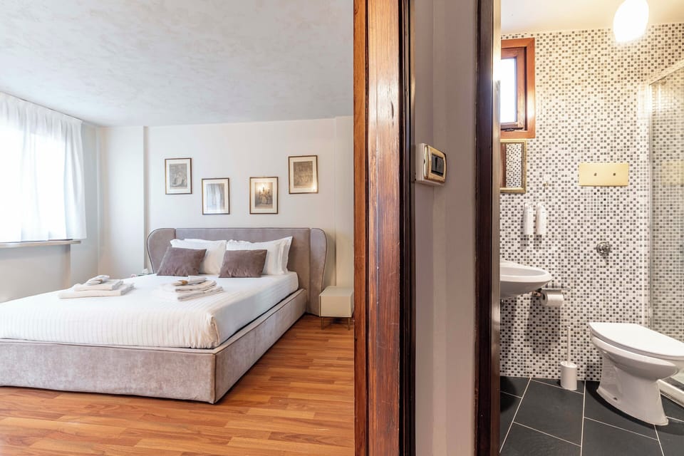 Suite, Private Bathroom, City View | Premium bedding, soundproofing, cribs/infant beds, free WiFi