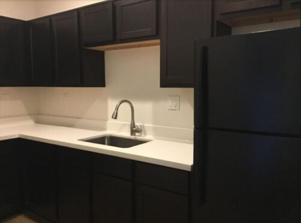 Standard Room, 1 King Bed, Non Smoking, Kitchenette | Desk, iron/ironing board, free WiFi, bed sheets