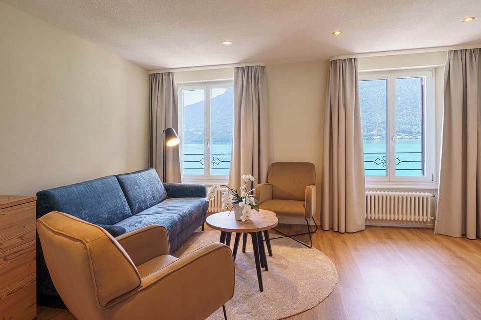 Junior-Suite, Seeblick | Premium bedding, in-room safe, individually furnished, desk