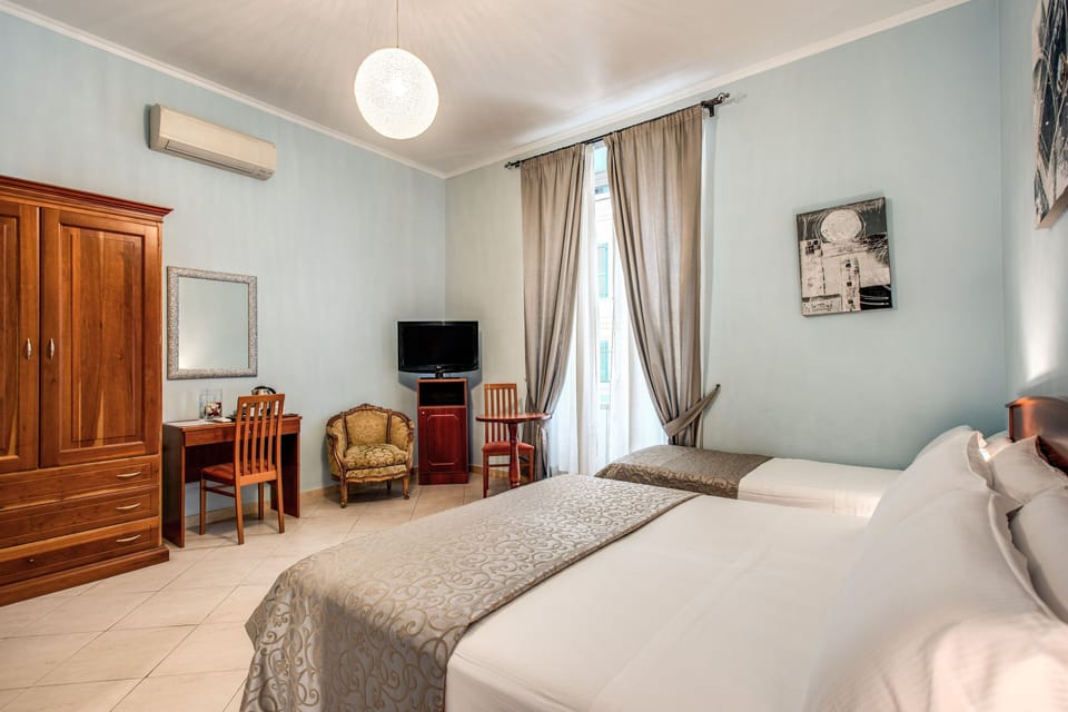 Triple Room | Free minibar items, in-room safe, soundproofing, free cribs/infant beds