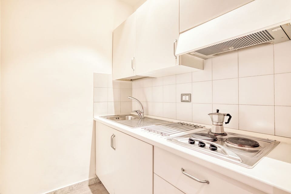 Apartment, 1 Bedroom | Private kitchen | Cookware/dishes/utensils