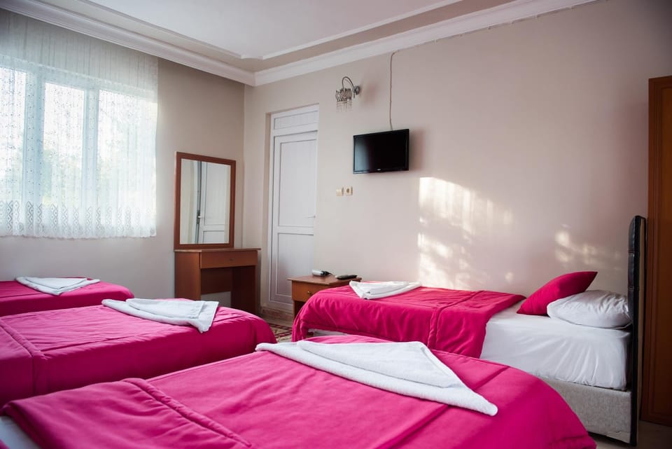 Premium bedding, desk, soundproofing, free WiFi