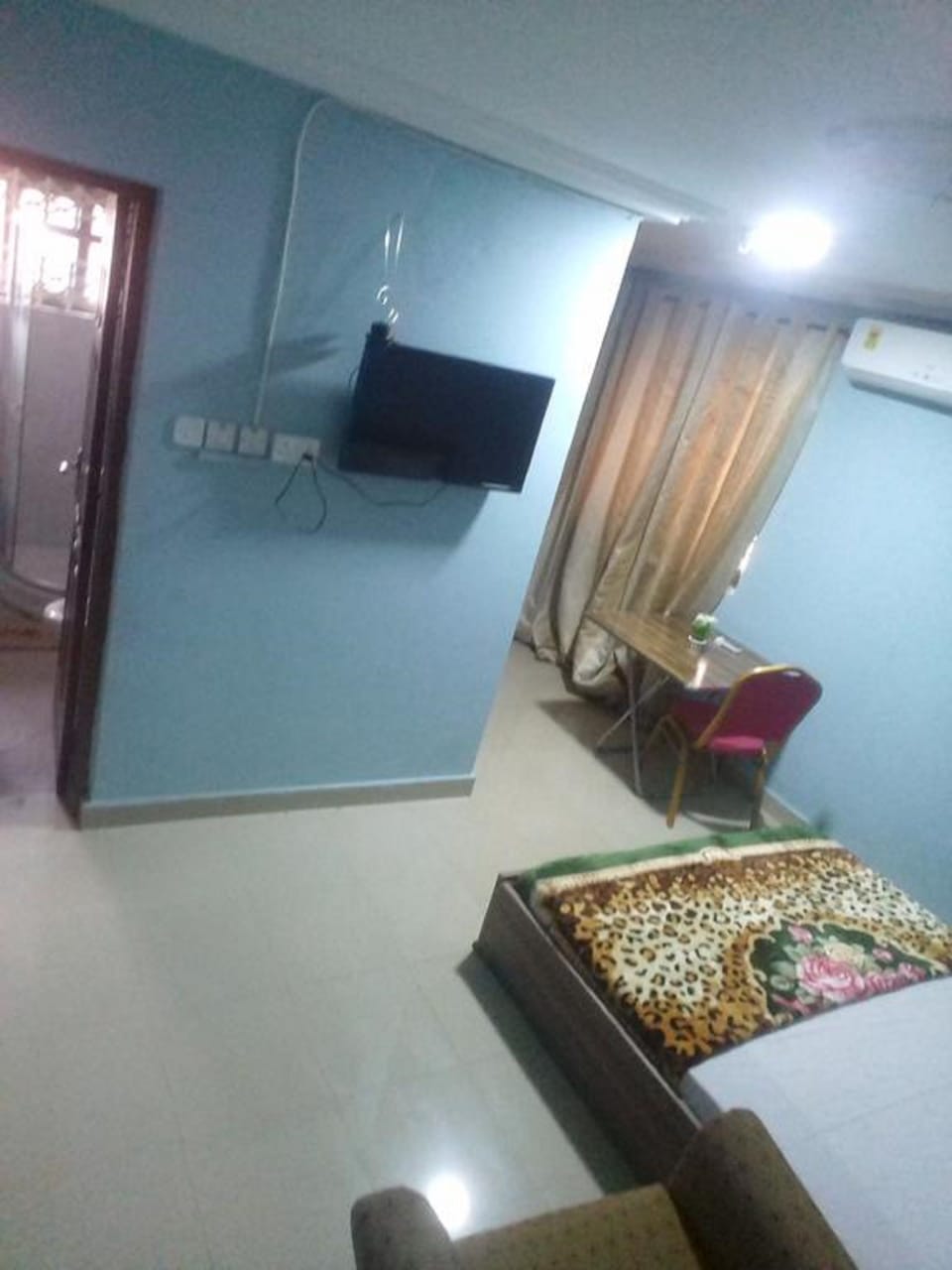 Economy Double Room | 1 bedroom, desk, iron/ironing board, WiFi (surcharge)