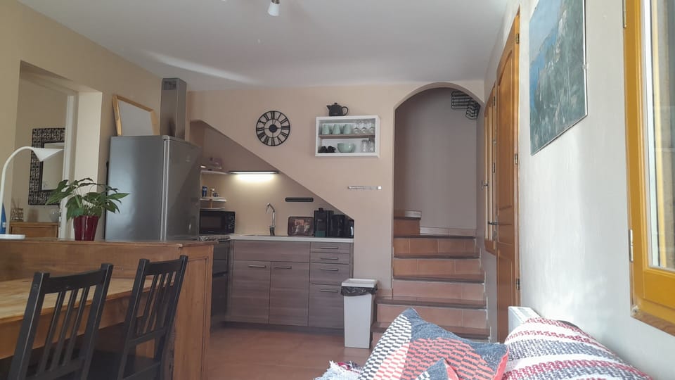 Family Duplex, Private Bathroom (Gîte en duplex Alpilles) | Living area