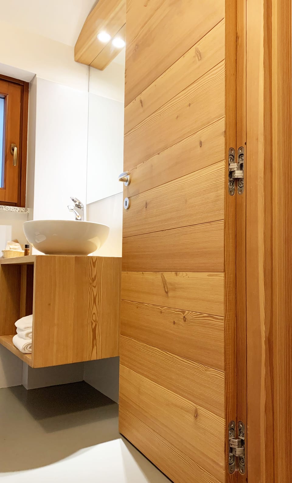 Single Room | Bathroom | Shower, free toiletries, hair dryer, slippers