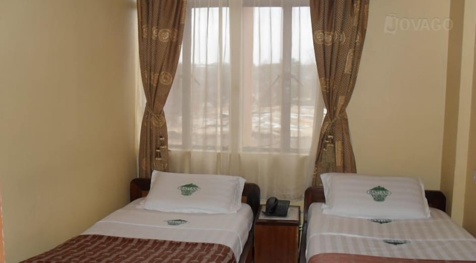 Double Room | Desk, free WiFi, bed sheets