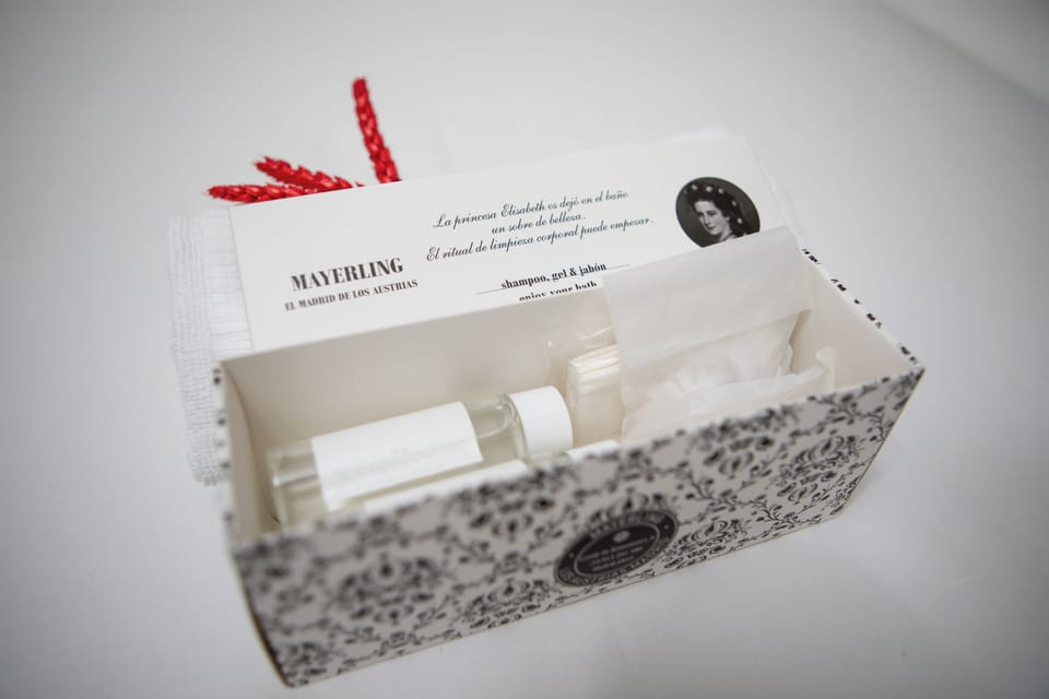 Standard Room | Bathroom | Shower, rainfall showerhead, free toiletries, hair dryer