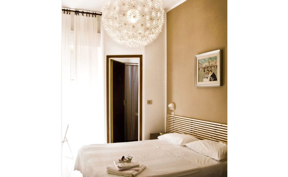 In-room safe, individually decorated, desk, free WiFi