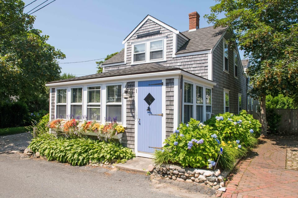 "Hunky Dory"  viewed from lane