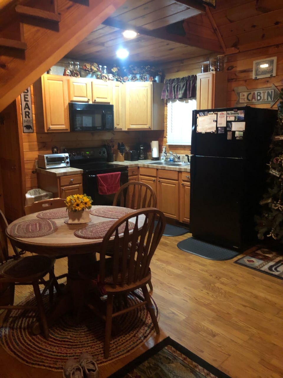 Kitchen and table 