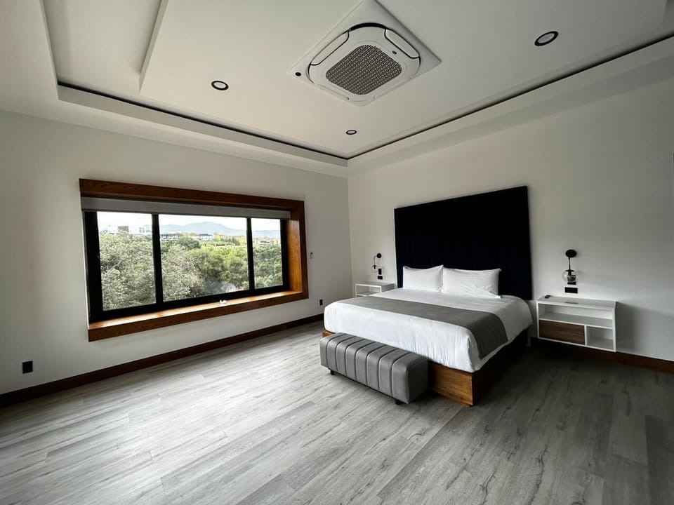 Premium Room | 1 bedroom, Frette Italian sheets, premium bedding, down comforters