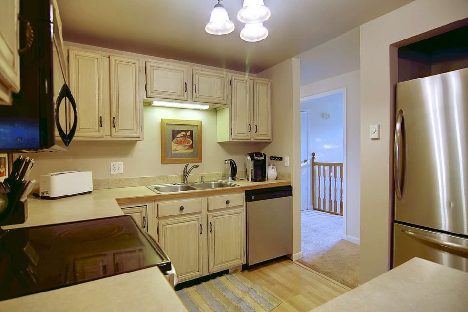 You'll have lots of cooking room in your kitchen to prep your favorite meals.