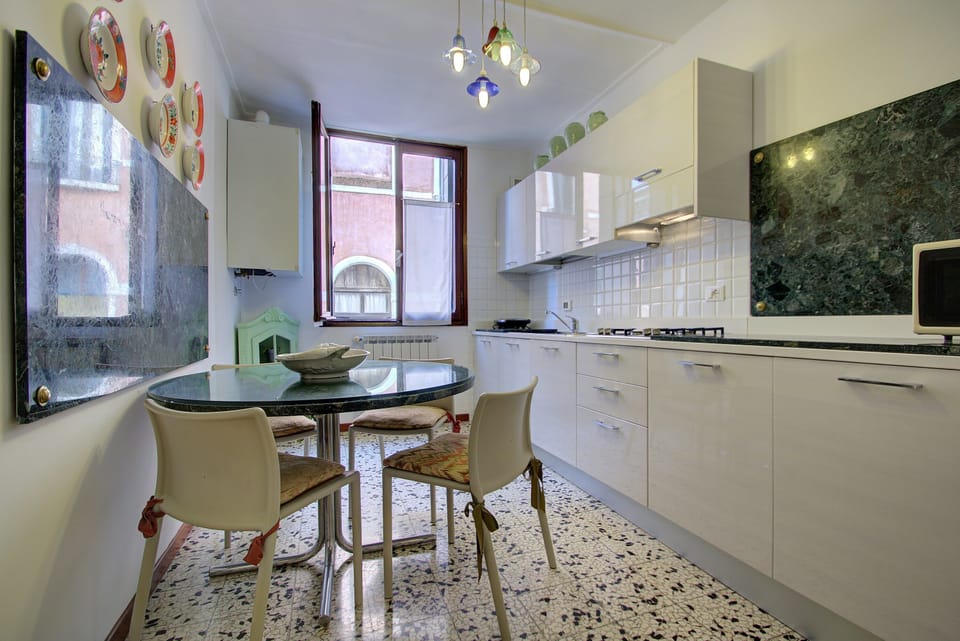 unity#1: kitchen