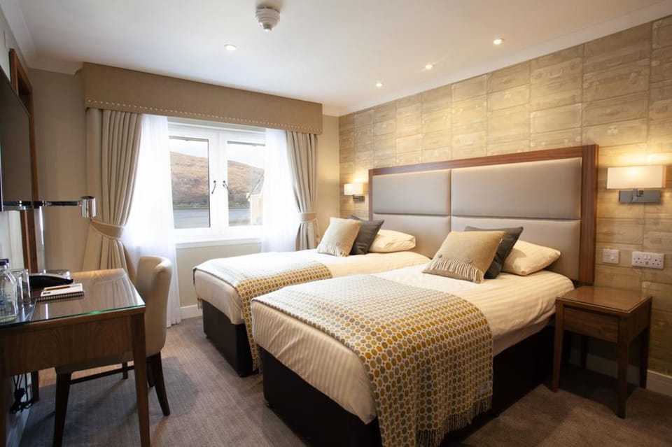 Superior Twin Room | Desk, iron/ironing board, free WiFi, bed sheets