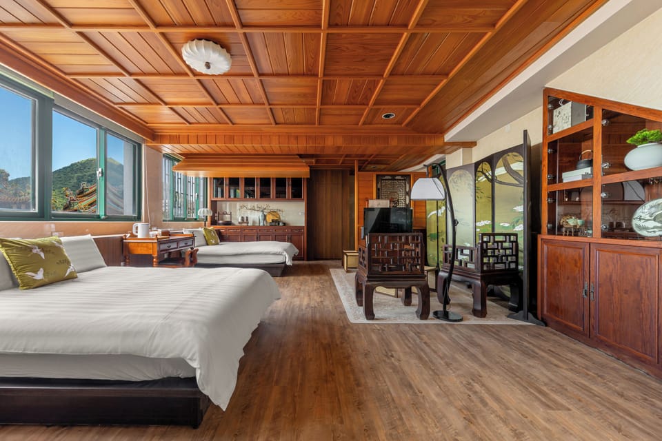 Deluxe Quadruple Room | Individually decorated, free WiFi, bed sheets