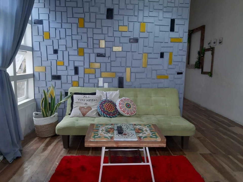 Family House, 3 Bedrooms, Non Smoking | Living area | Flat-screen TV