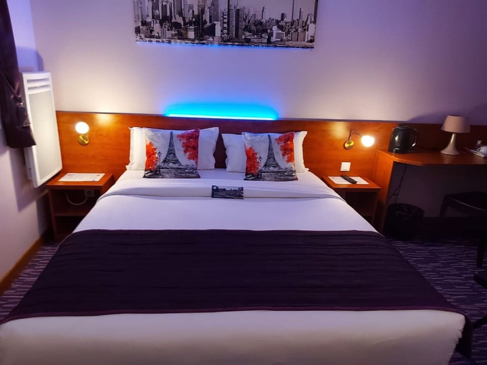 In-room safe, individually decorated, individually furnished, desk