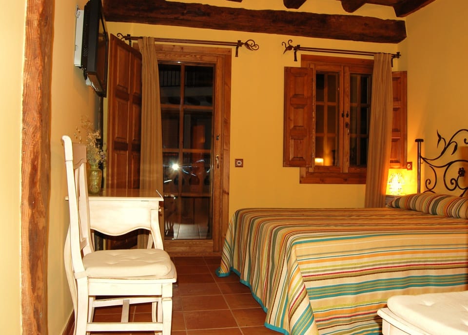 Deluxe Room, City View (Blanca) | 1 bedroom, premium bedding, desk, free WiFi