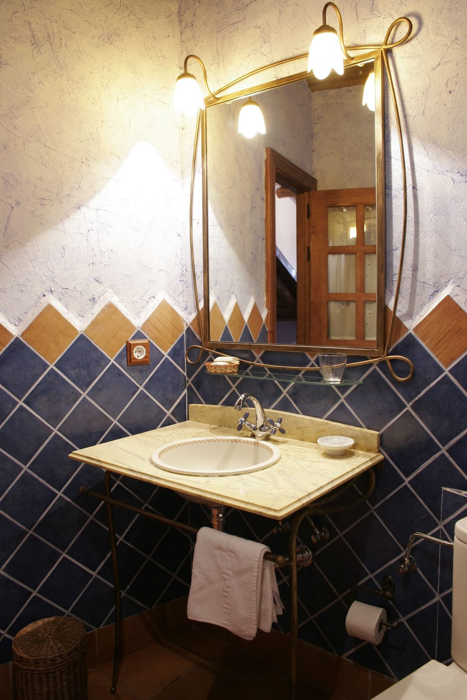 Deluxe Double Room, Valley View (Azul) | Bathroom sink