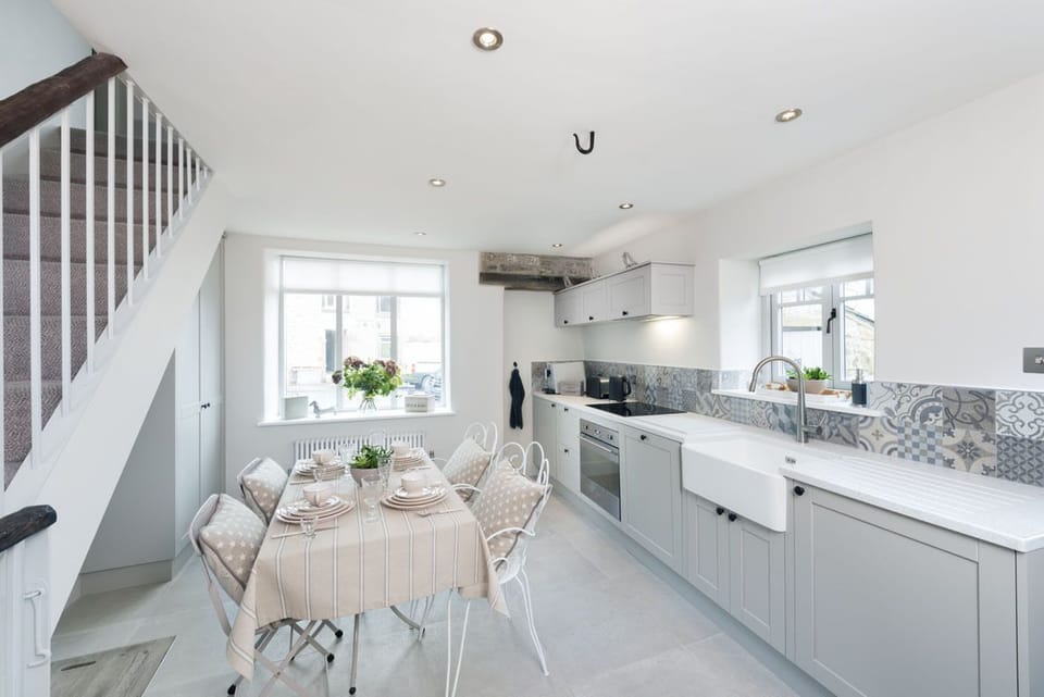 We have 6 new chairs around this table now in our spacious kitchen
