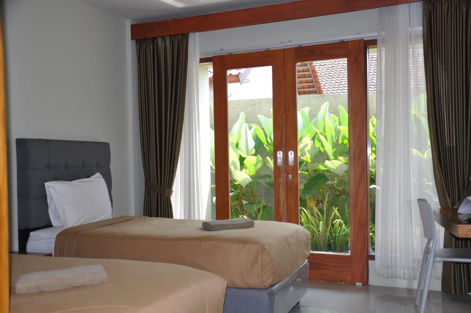 Superior Double or Twin Room, Non Smoking | Desk, soundproofing, WiFi (free), bed sheets