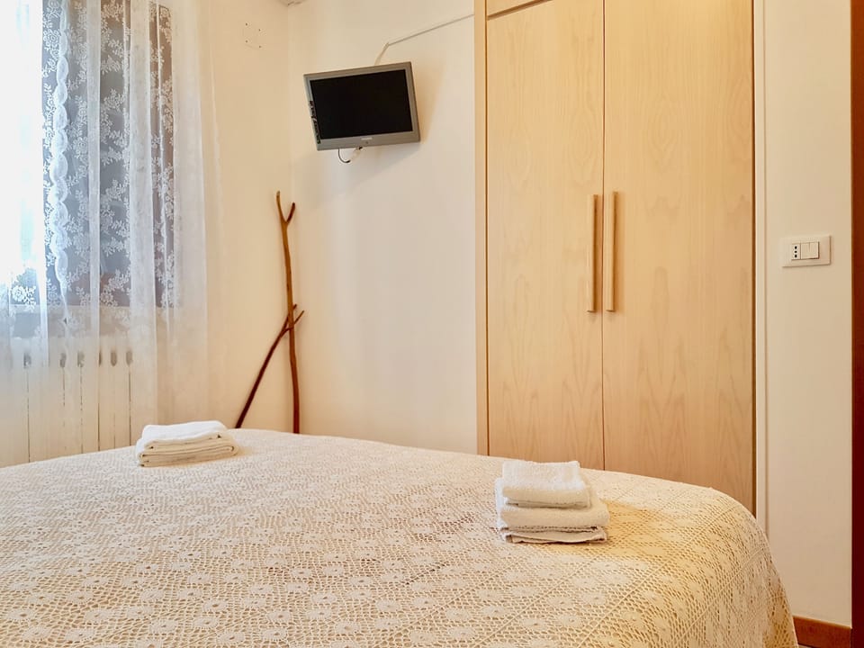 Traditional Double Room, Garden View | 1 bedroom, Frette Italian sheets, premium bedding, down comforters