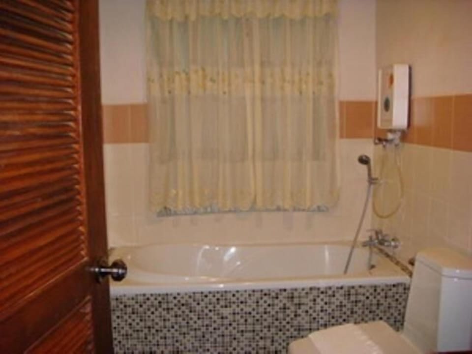Shower, free toiletries, bathrobes