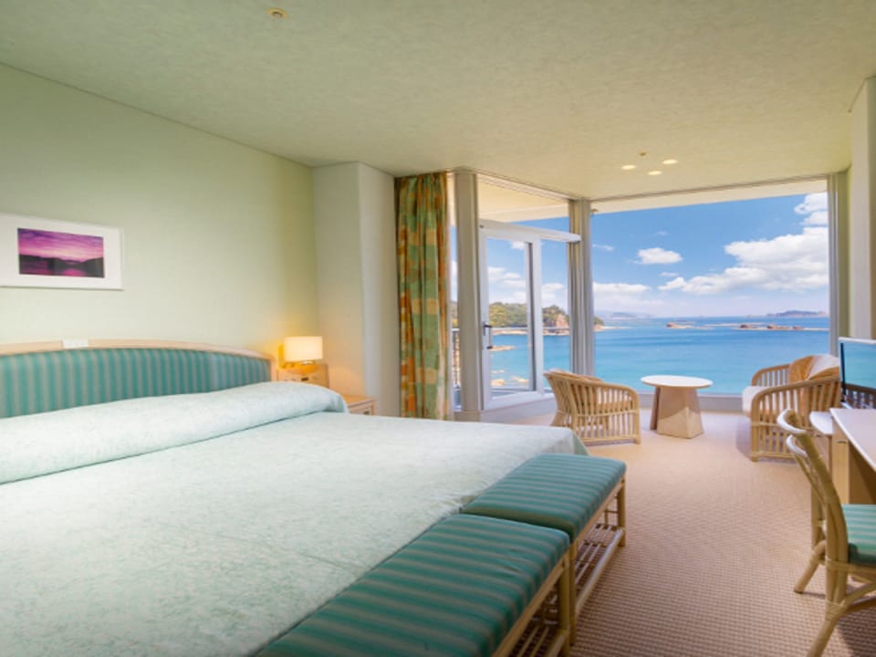 Double Room, Smoking | In-room safe, desk, WiFi (free), bed sheets