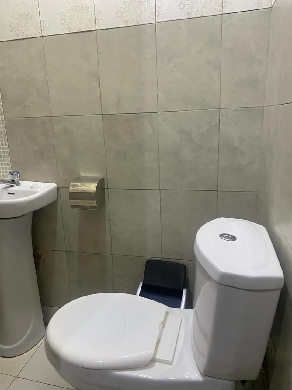 Economy Single Room, 1 Bedroom | Bathroom | Shower, rainfall showerhead, free toiletries, towels