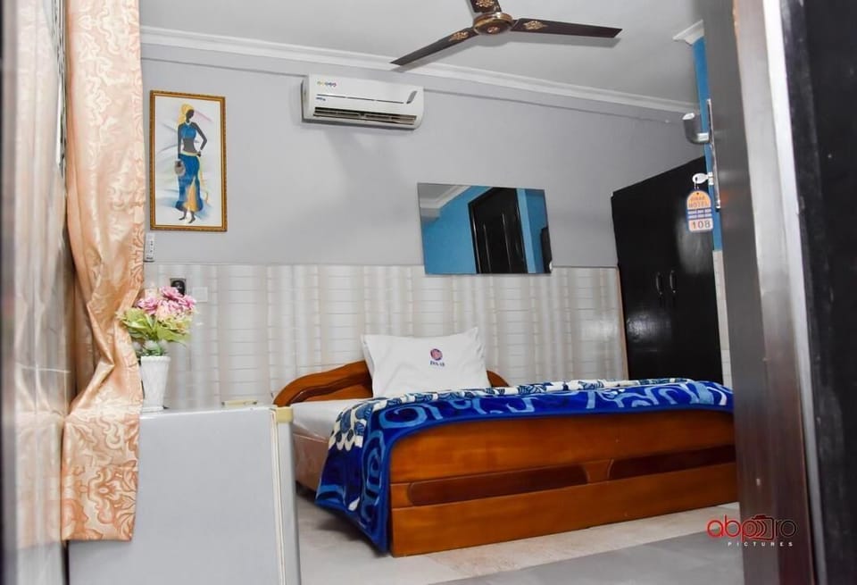 Standard Double Room, 1 Double Bed | Desk, blackout drapes, WiFi (free), bed sheets