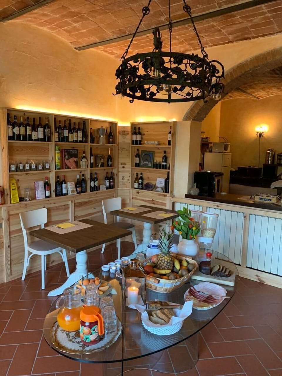 Free daily continental breakfast