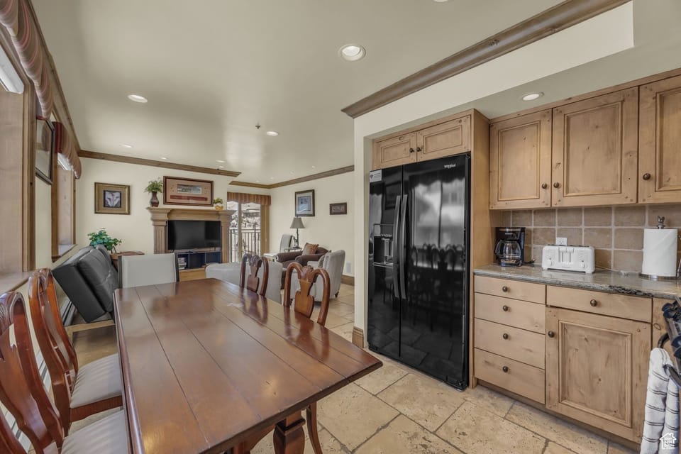 Kitchen / dining
