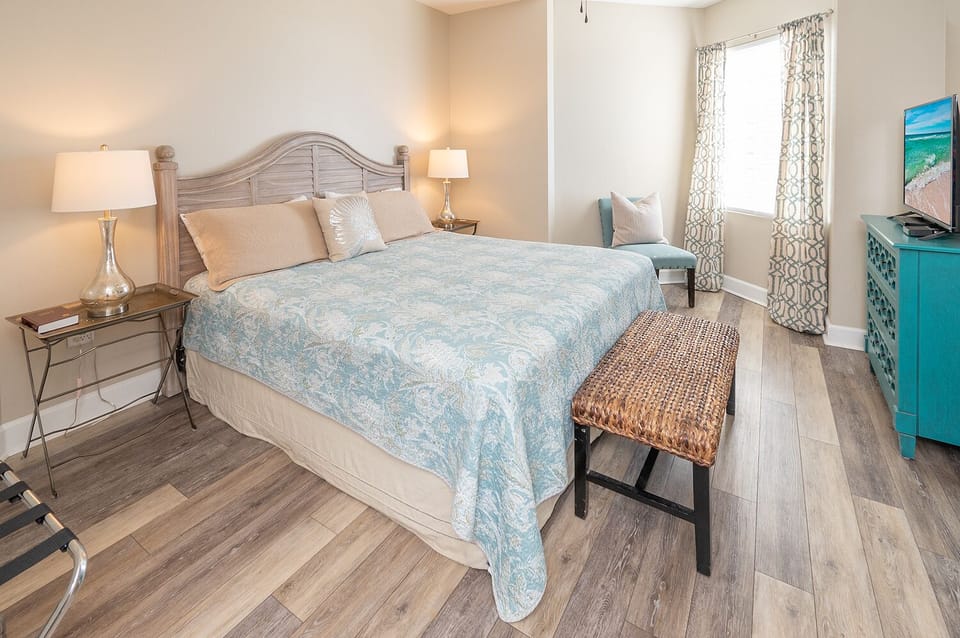 Master Bedroom #2 with ensuite. Gulf View