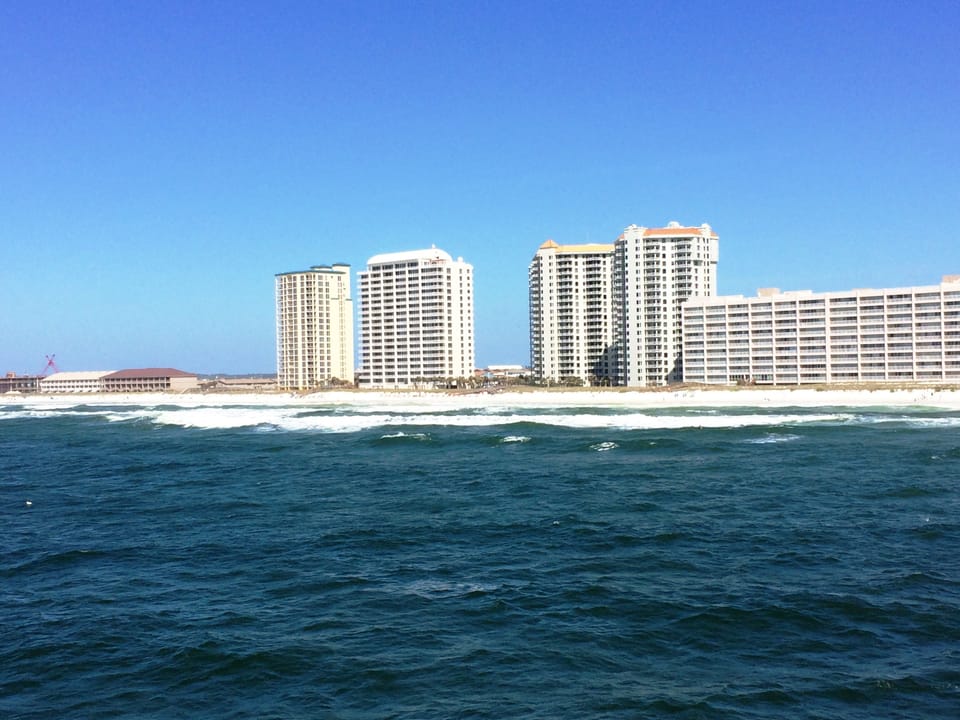 Beach Colony Resort East, Located between Destin and Pensacola Beach