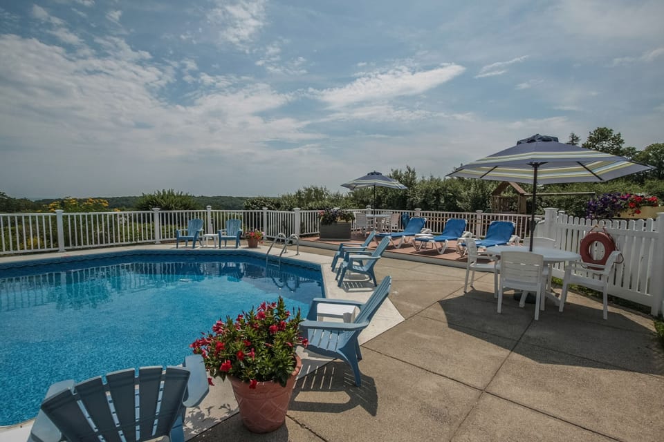 Glen Cove Inn & Suites Motel in Rockland