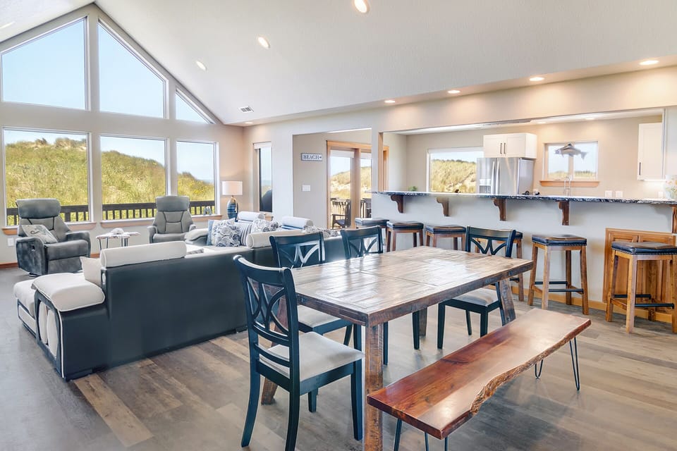 This is an open and sunny reverse living area to enjoy a family gathering.