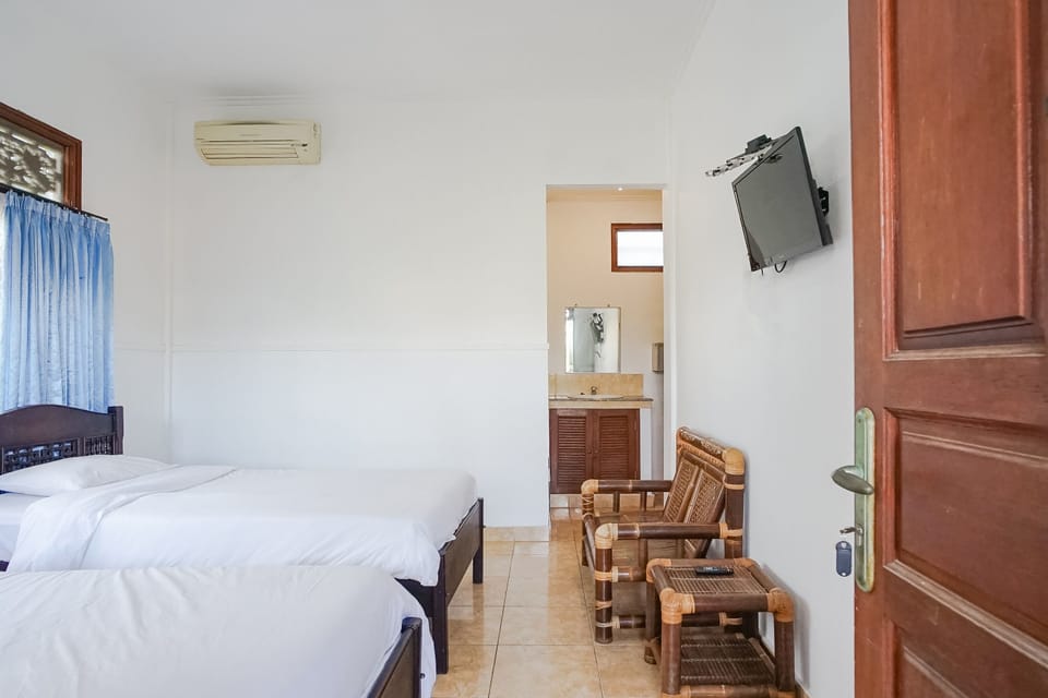 Standard Twin Room | In-room safe, desk, free WiFi, bed sheets