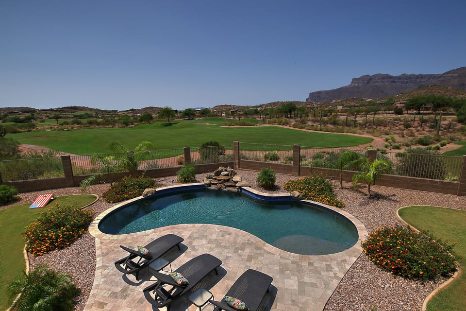 The sensational Superstition Mountains View